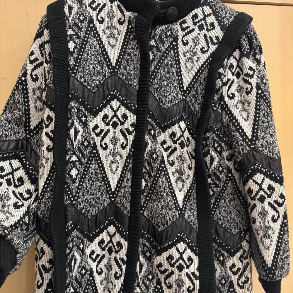 Carriage-boutique Women's multi Jumper
